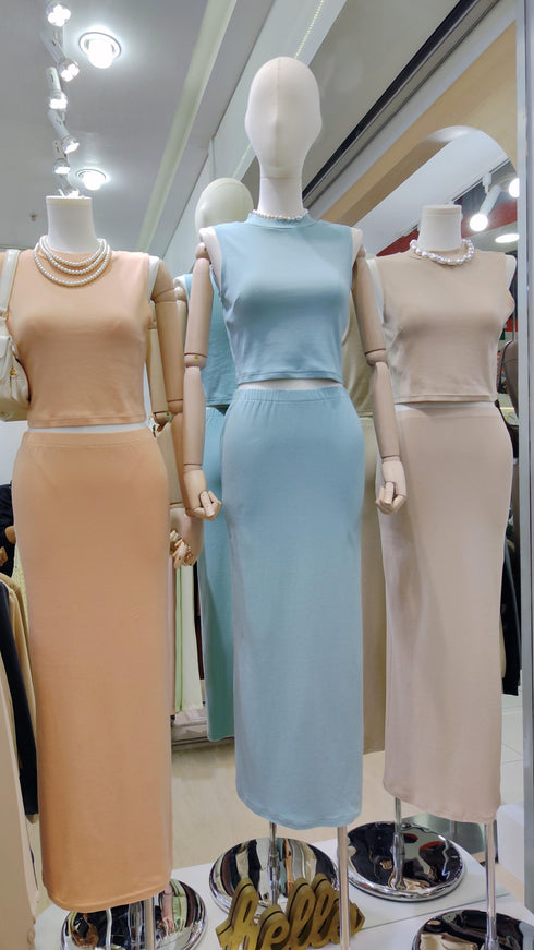 Women Fitted Half Sleeves Crop Tops With Back Slit Midi